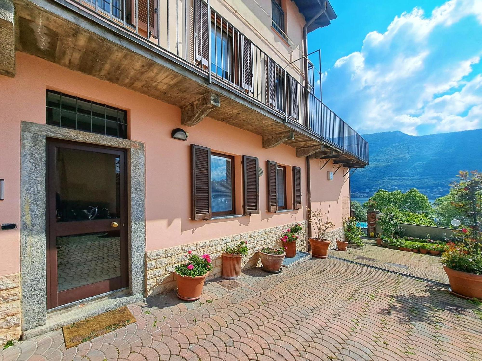 Le Rose Sul Lago Pescate ภายนอก รูปภาพ